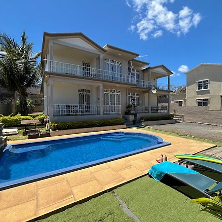 Tropical Retreats Apartment Flic en Flac Bagian luar foto